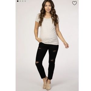PinkBlush Raw Hem Distressed Maternity Jean. 26. UEC.